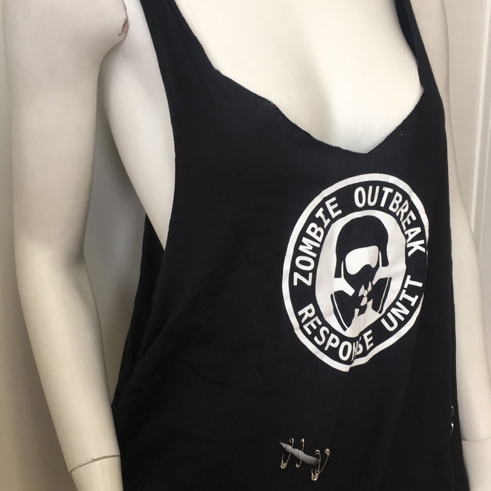 BLACK PRINTED TOP - Picture 2 of 2